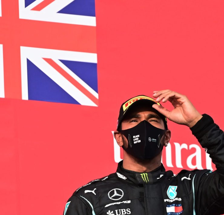 刘易斯汉密尔顿庆祝他的iMola GP获胜