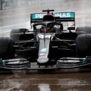 刘易斯汉密尔顿竞争梅赛德斯，标题赞助商